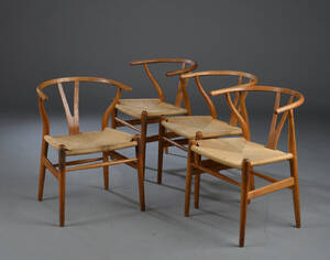 Hans J. Wegner. Y- stol af patineret, massivt egetræ, model CH-24. 4 