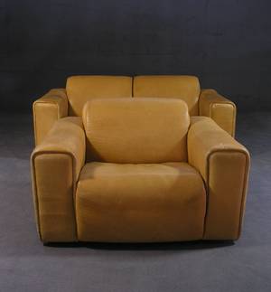 E. Lüthi, Zweisitzer und ein Sessel 2