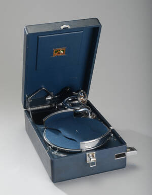 Rejsegrammofon His Masters Voice, model 102