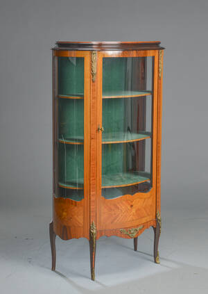 Vitrineskab af rosentræ. Louis XV stil