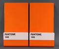 John Green for Seletti. Par magasin-  avisholdere af lakeret metal, Pantone farven 165C, Arancione  orange 2