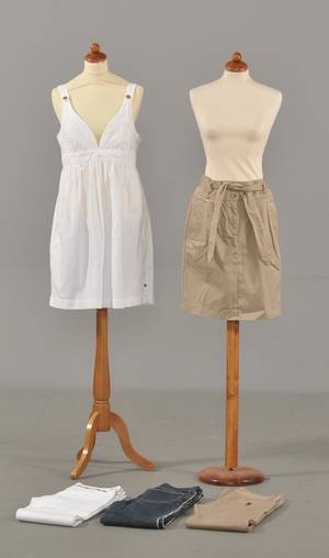 Burberry - kjole, nederdel samt 3 par bukser. Str. SM. 5