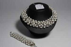 Halssmycke och armband