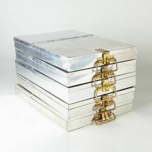 Bankfackslådor mässing och aluminium