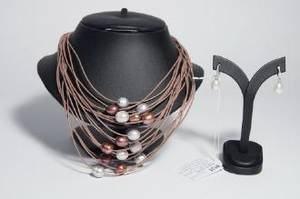 Halssmycke samt 1 par örhängen