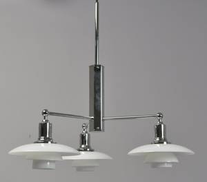 Poul Henningsen 1894-1967 PH Stammekrone med stel i forkromet metal, tre arme monteret med 21 skærmsæt af opalglas