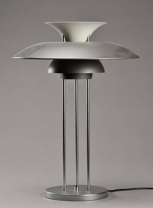 Poul Henningsen 1894-1967. PH5 bordlampe