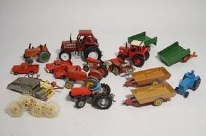 Leksakstraktorer samt 3 bilar