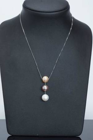 Halssmycke 3 större odlade sötvattenpärlor