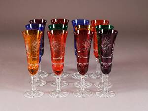 Samling håndlavede Bømiske champagnefløjter af krystalglas, 12