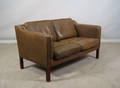 Dansk møbelproducent. To-pers. sofa
