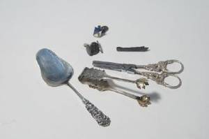 Tänger, manschettknappar, druvsax mm