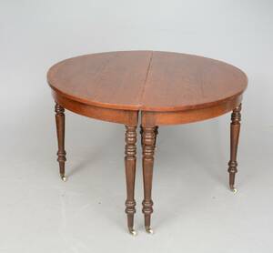 Halvmånebord 1800-tal
