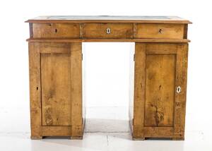 SKRIVBORD, Engelsk stil, 1900 - talets första hälft