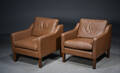 Dansk møbelproducent, par lænestole betrukket med brunt læder 2