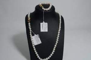 Pärlcollier och armband