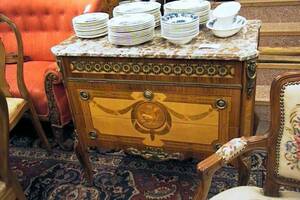 Byrå, gustaviansk stil