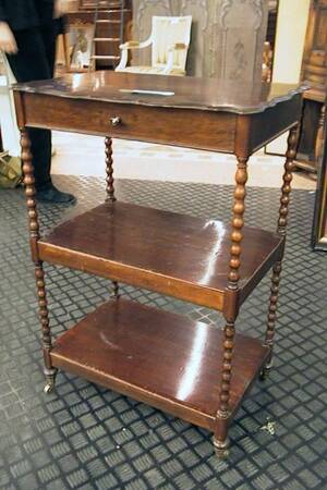 Etagebord, 1800-tal