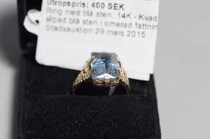 Ring med blå sten, 14K