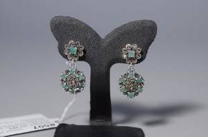 Örhängen med stenar, ett par