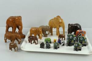 BRICKA med elefanter i trä, 20 st, med varierande mönster och färger