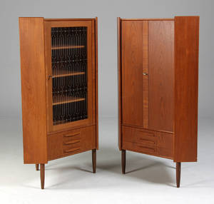 Dansk møbelproducent. To hjørneskabe, teak 2