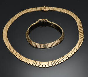 Smykkesæt af 14 kt guld, vægt ca. 53 gram 2