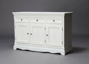 Kommode af hvidmalet træ