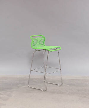 Verner Panton. VP ONE barstol i farven Umami Green 