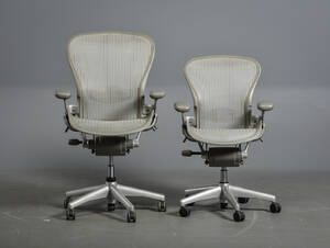 Donald Chadwick  William Stump Multijusterbar kontorstol, model Aeron 2