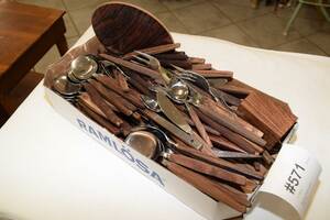Bestick teak, parti