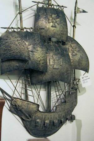 Väggprydnad, Metall