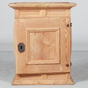 VÄGGSKÅP, allmoge, 1800-tal