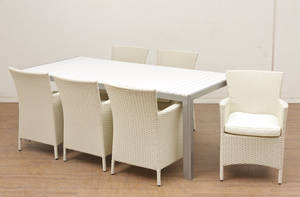 Havemøbler. Firkantet bord samt seks armstole, artwood polyrattan 7