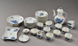 Kgl. P Blå Blomst, flettet, dele til kaffeservice 48