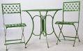 UTEMÖBEL. Stolar med bord. Grönlackerad plåtjärn.