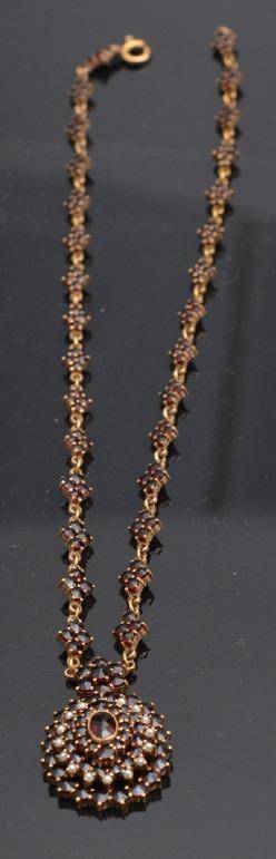 HALSBAND.