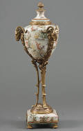 Prydopsats af porcelæn