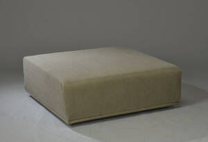 Rune Krøjgaard og Knut Bendik Humlevik for NORR11. Stor puf model Madonna, kanvas army-farve Denne vare er sat til omsalg under nyt varenummer 4809400