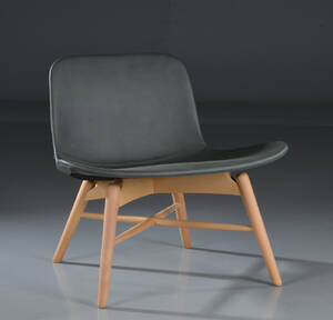 Rune Krøjgaard og Knut Bendik Humlevik. Langue Original Lounge Chair, læder