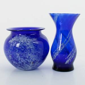 VASER, 2 st, färgat glas, 1900-tal