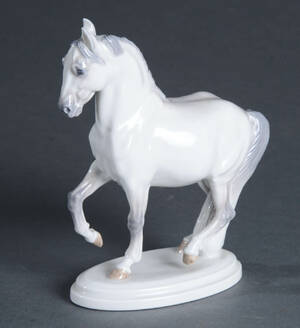 Royal Copenhagen. Figur af porselæn.