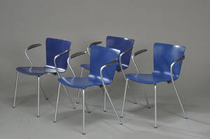 Vico Magistretti. Sæt på fire armstole, model Vico Duo. 4