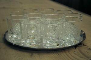 Snapsglas, 12 st på bricka