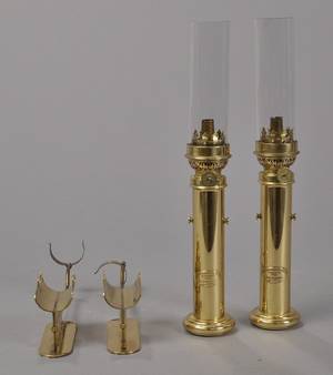 G. V. Harnisch. To olielamper af messing 2