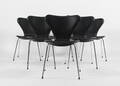 Arne Jacobsen. Et sæt på seks Syver stole, sort læder fra Sørensen, model 3107. 6  Denne vare er sat til omsalg under nyt varenummer 4175077