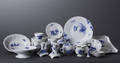 Kgl. P. Blå Blomst service af porcelæn. Variable sort. 53