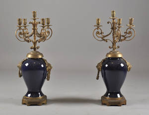 Ett par urnor med ljushållare , rokokostil 2