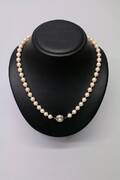 Pärlcollier