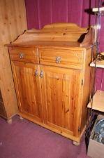 Skänk i furu  H120  B92